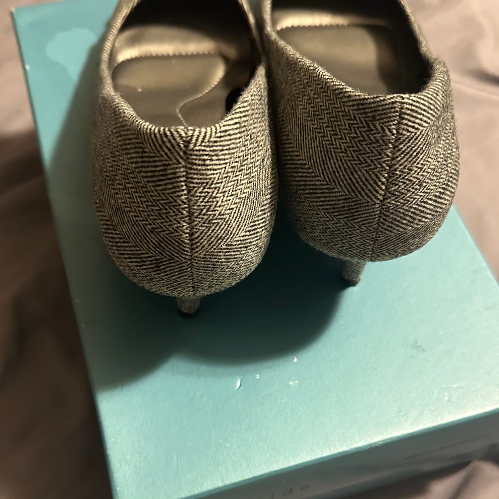 Life Stride Herringbone Pointed Toe Flats in Gray and Black - Picture 2 of 7